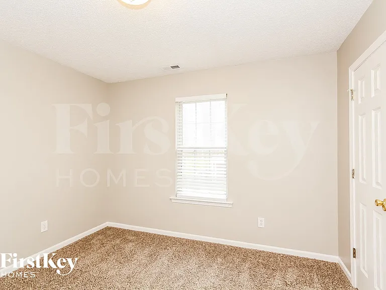 164 Silver Birch Ln — Photo 12