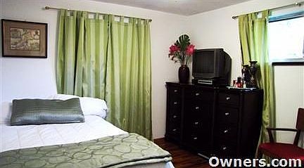Upstairs Bedroom 2
