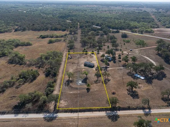 3067 County Road 442, Stockdale, TX 78160