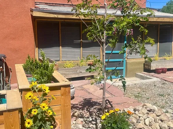 34 Saint Francis Plz, Ranchos De Taos, NM