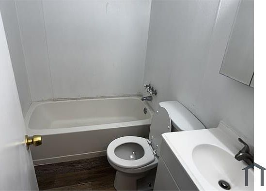3rd image of 29 S Barat Ave