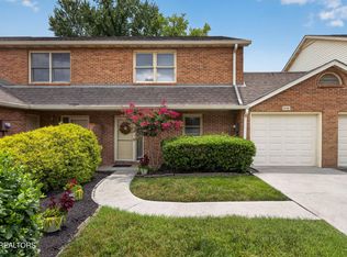10416 Ravenbrook Ln, Knoxville, TN 37922