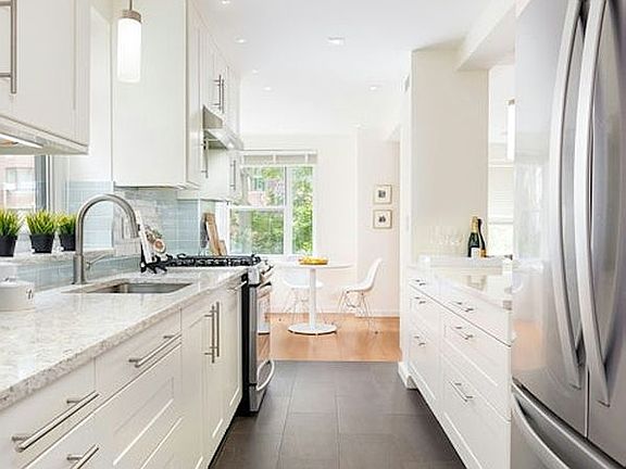 4th image of 440 E 56th St #6FG