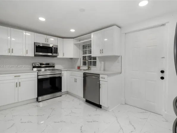 6237 SW 22nd St, Miramar, FL 33023