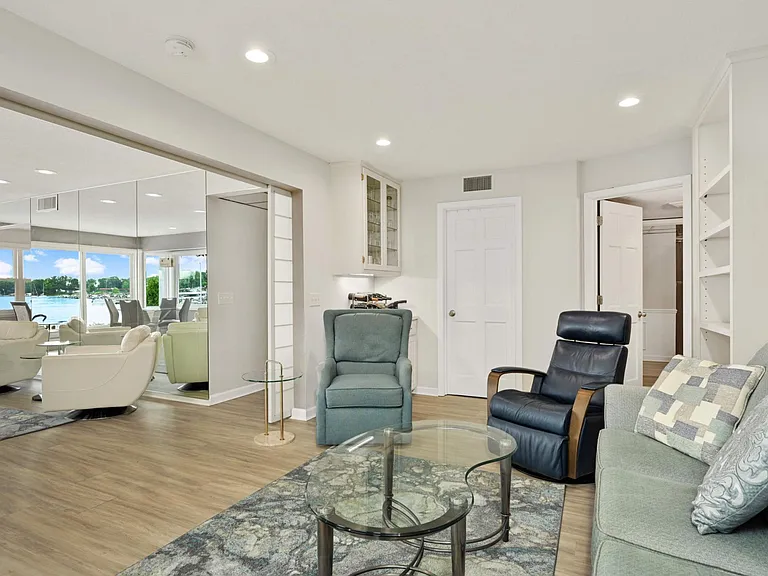 603 Lake St #115 — Photo 31