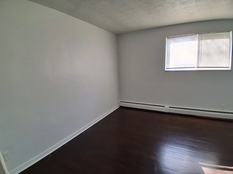2605 Chesterfield Ct #4 — Photo 10