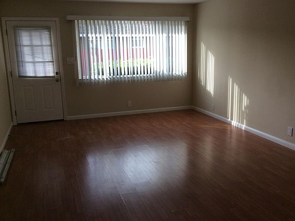 4th image of 2115 Royal Dr APT 3