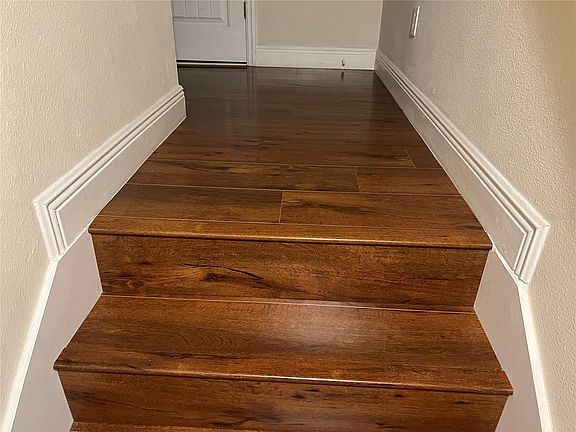 4th image of 10742 Sunset Ridge Ln