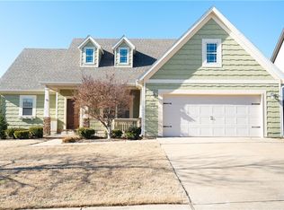 1302 Chancery Ln, Cave Springs, AR 72718