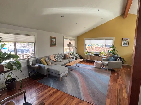 207 NW Vicksburg Ave, Bend, OR 97703