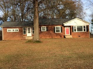 1097 Oakland Rd, Forest City, NC 28043
