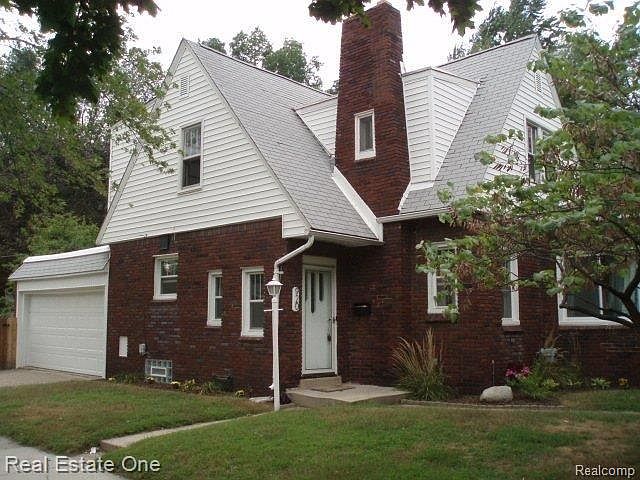 1st image of 920 S Longfellow Ave