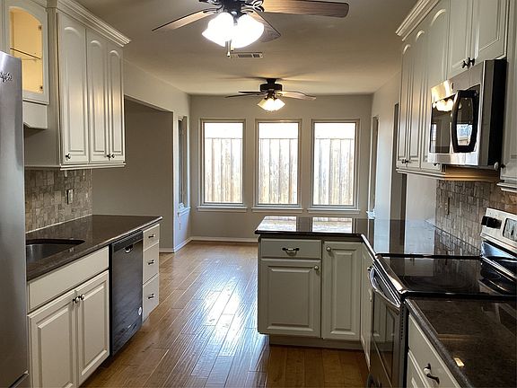 4th image of 2841 Southridge Dr