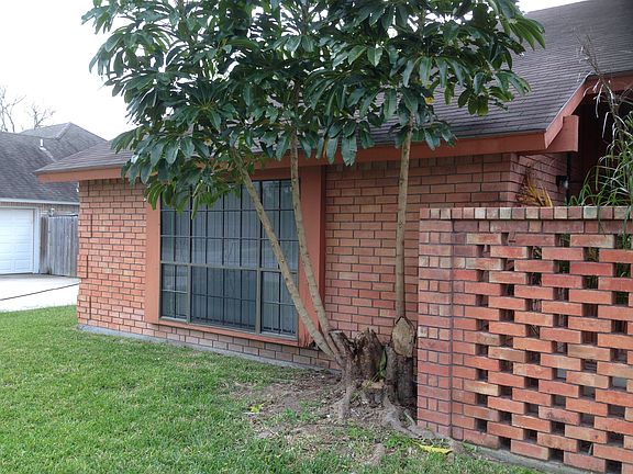 5th image of 2381 Lois Ln
