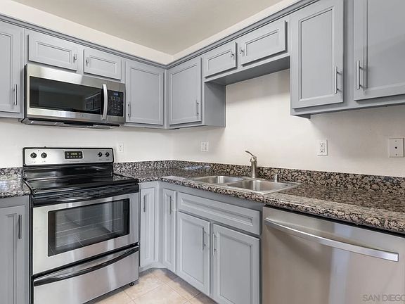 4th image of 930 Peach Ave Unit 25