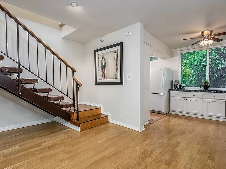 4610 Densmore Ave #6 — Photo 8