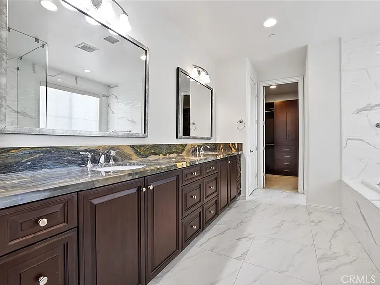 51 Heliotrope — Photo 24
