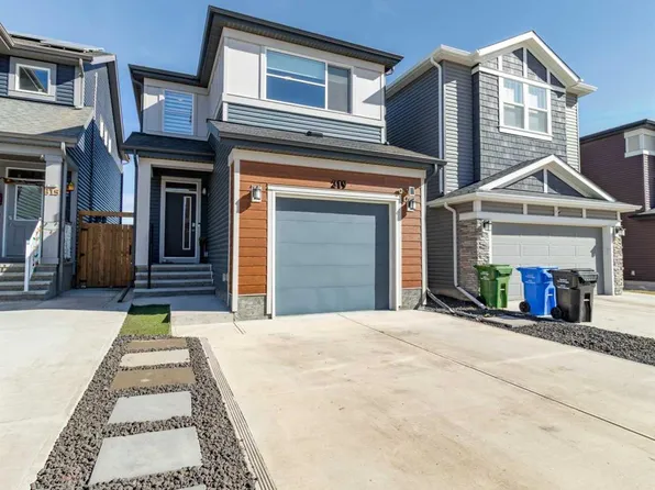 319 W Belmont Heath SW, Calgary, AB T2X 4N3