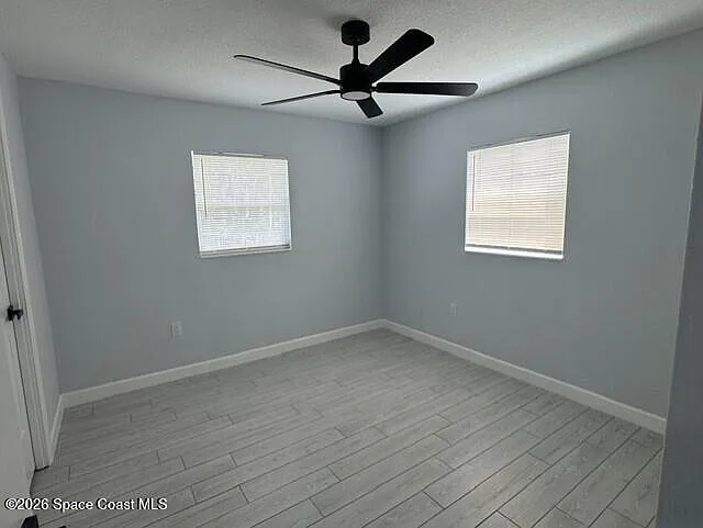 2137 Canterbury Ln — Photo 21