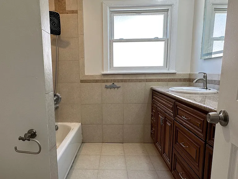 328 E Linda Vista Ave — Photo 6