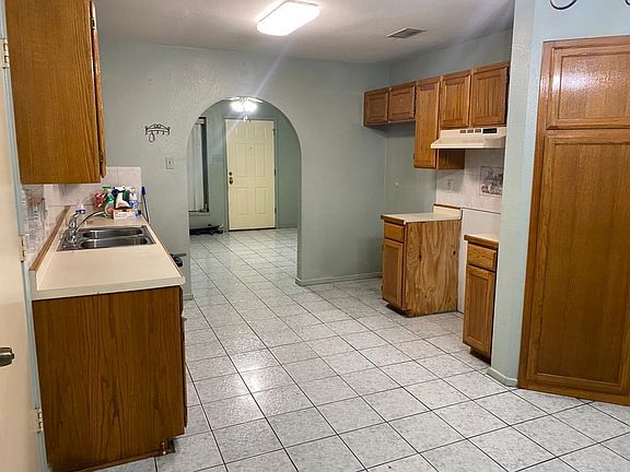 3rd image of 214 River Bank Dr