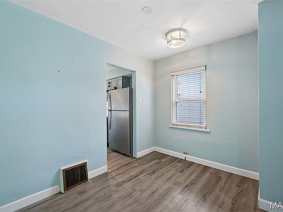 5th image of 7109 Yates St