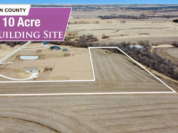 10950 S R St #V, Indianola, IA 50125
