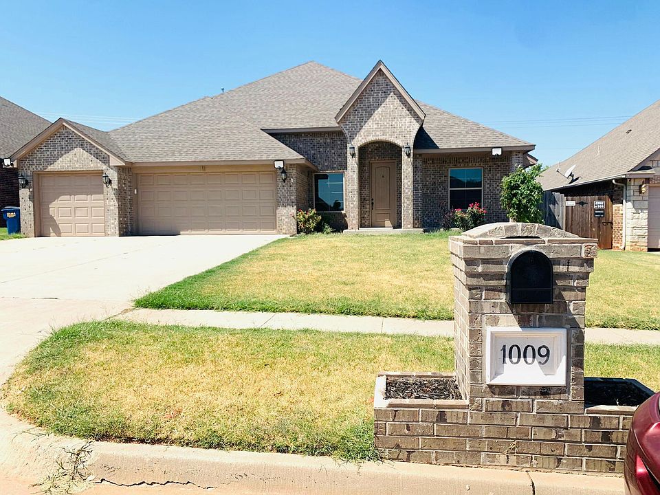 1st image of 1009 N Barn Hill Way