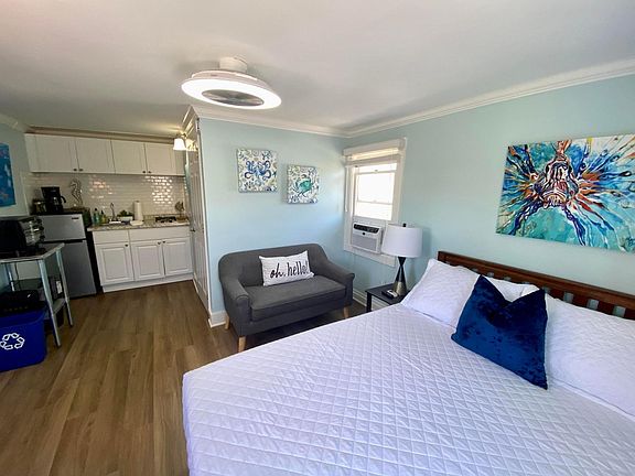 5th image of 216 S M St #5