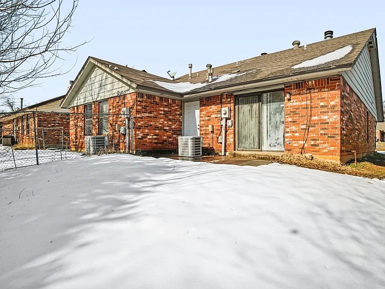 8910 Oak Valley Dr — Photo 25
