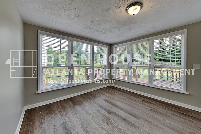 450 Sumer Ln N — Photo 17