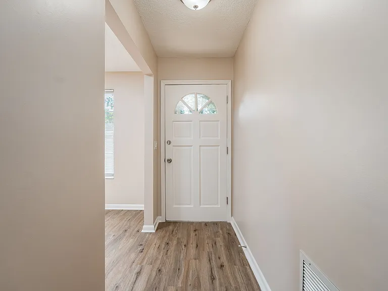 261 Dillon Dr — Photo 8