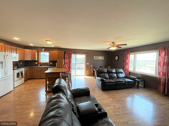 3rd image of 205 Blackhawk Dr