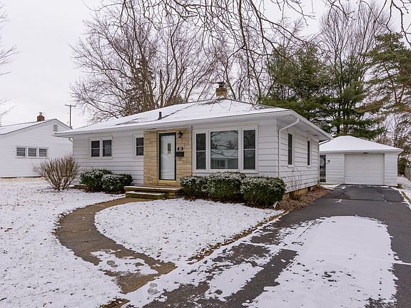 3rd image of 220 Westfield Dr