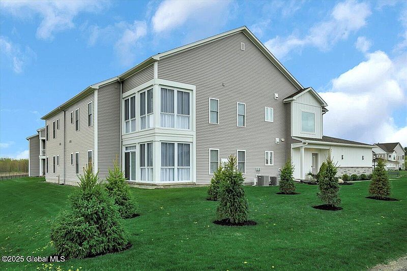 2nd image of 55 Wardley Circle