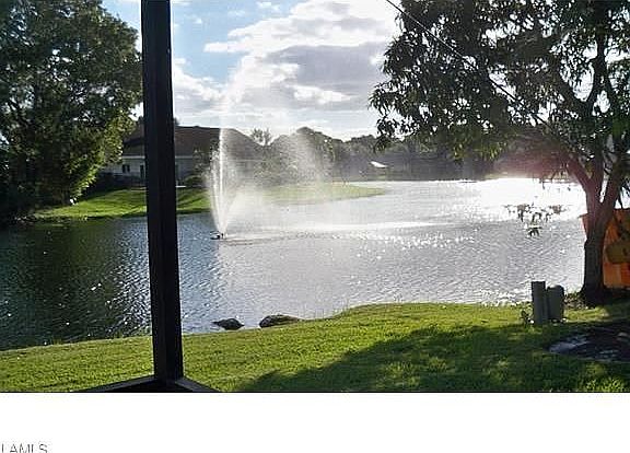 4th image of 2364 Pine Woods Cir