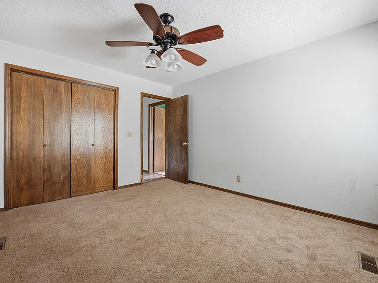 315 E Fairway Ln — Photo 18