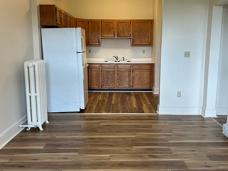 37 N Potomac St #C — Photo 8