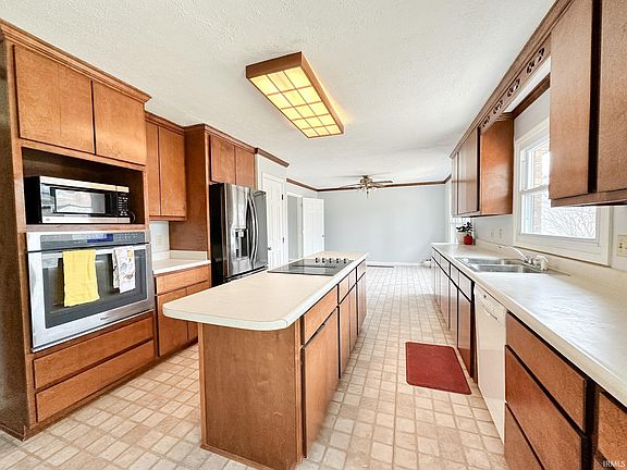 5th image of 3624 Eastbrooke Dr