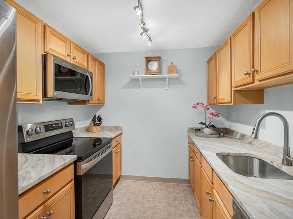 200 Market St Unit 3211, Lowell, MA 01852