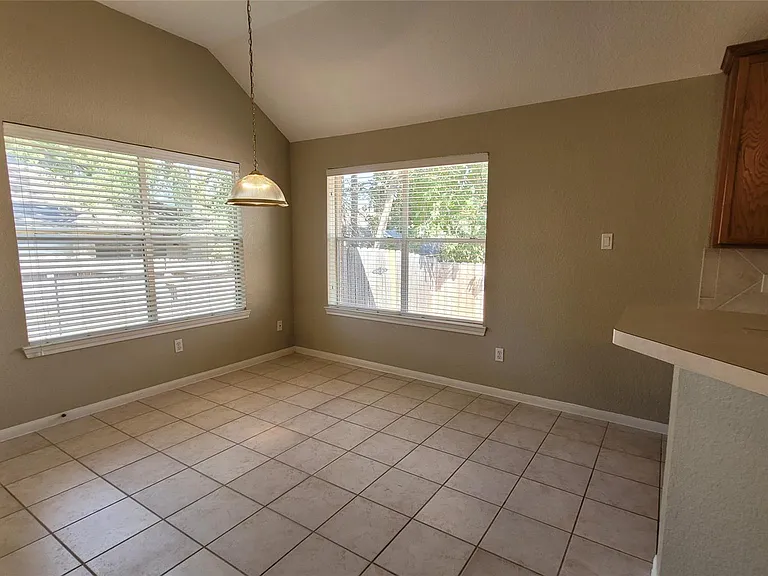 3825 Evergreen Way — Photo 11