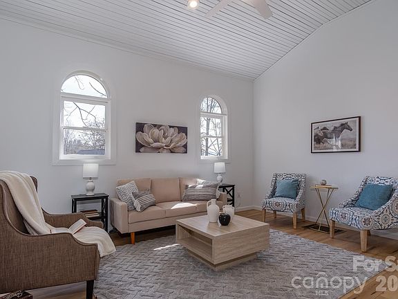 2nd image of 48 Elliott Rd