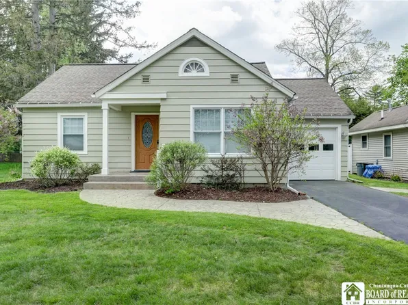 8 Case Ave, Lakewood, NY 14750