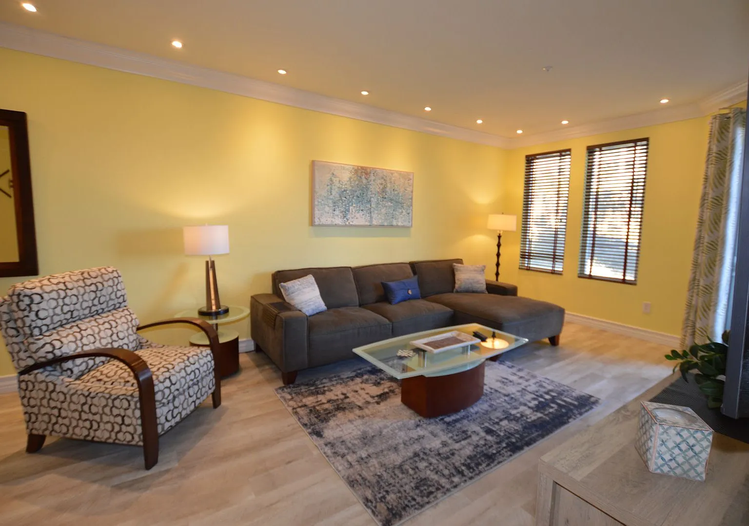 Stunning 2 Bath| 2 Bedroom Luxury Condo with Modern Upgrades — Photo 2