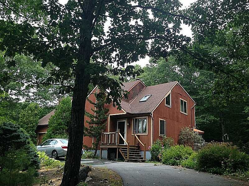 1st image of 665 Maureen Cir