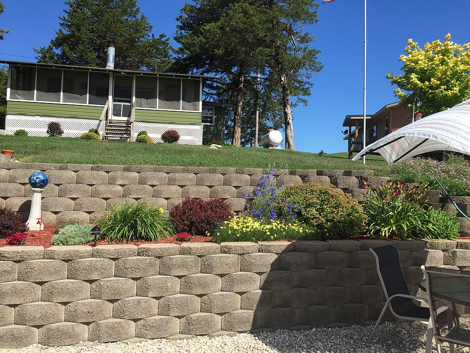 20540 260th St Manchester,IA