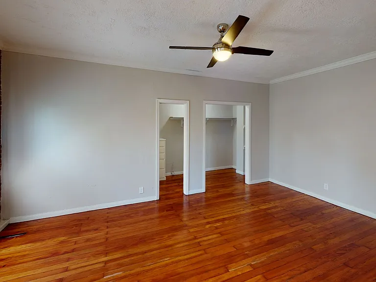 The President Apts...Completely Renovated Apartments...Pet Friendly..Great Location! CALL NOW! — Photo 20