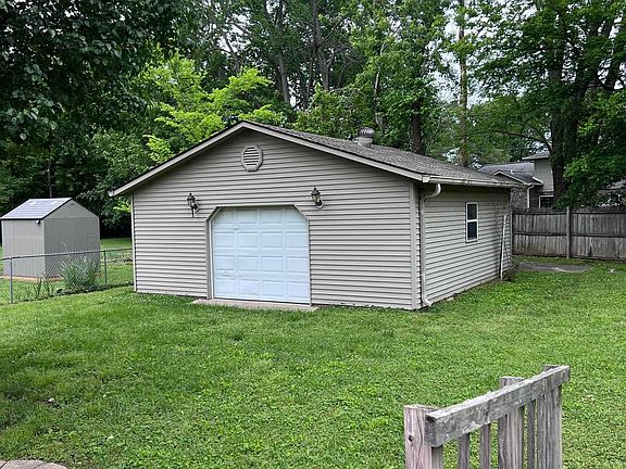 2nd image of 1708 Melrose Dr
