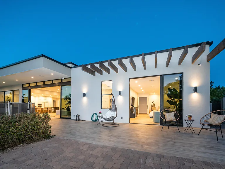 7417 E Paradise Dr — Photo 65