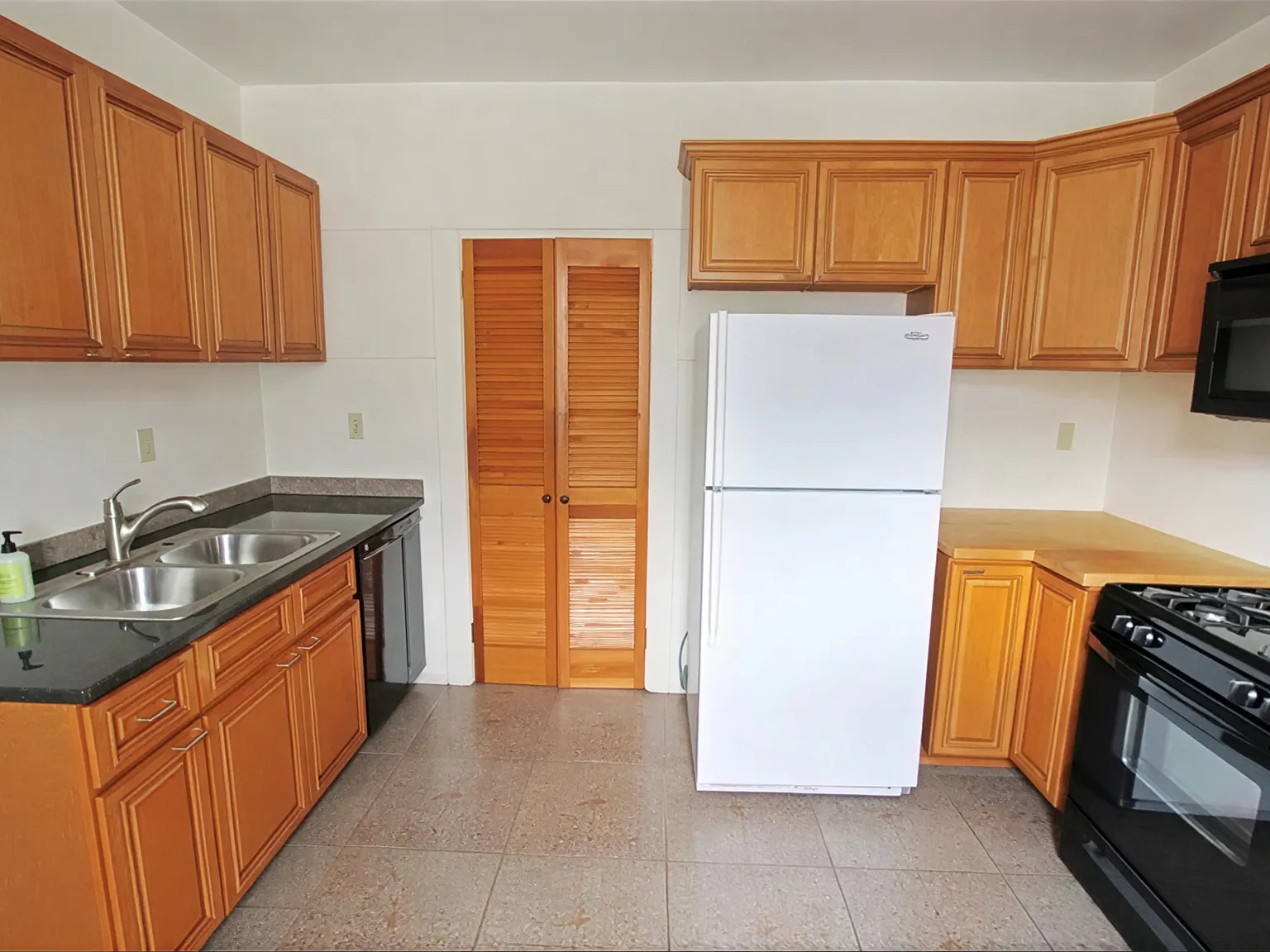 2 bed, 850 sqft, $1,650 — Photo 4